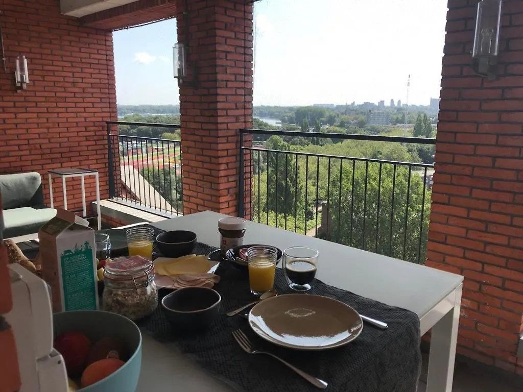 B&B de boomhut Rotterdam